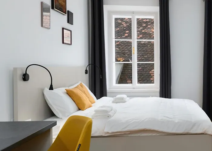Primus Apartments